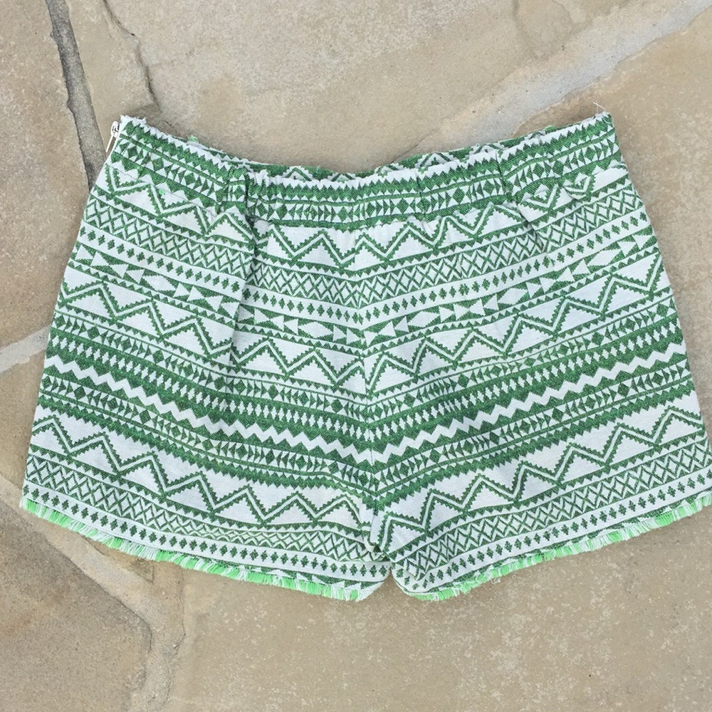 Ethereal Green & Cream Brocade Shorts.18153 - Picture 2 of 4